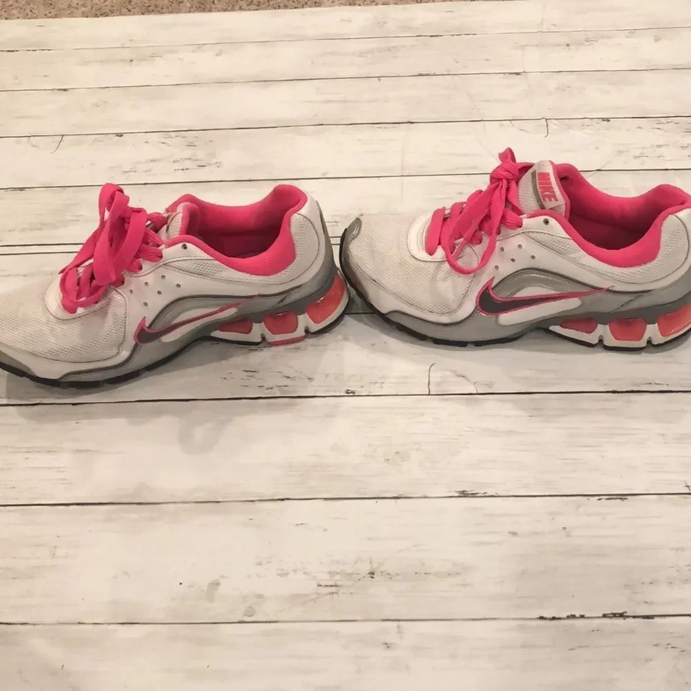 Nike Air Max Refresh 4 Women’s White and Pink